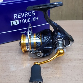 DAIWA - REVROS LT 1000 - XH รอกตีเหยื่อปลอมแนว UL