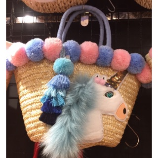 👜กระเป๋าถือสานhandmade ปักunicorn 💥 พร้อม พู่