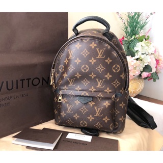 Used LV Backpack Pm Dc 15 ใบเสร็จ 2016  สภาพสวยคะ ไม่มีตำหนักเลยคะ 🔶ส่ง 47,900 บาท