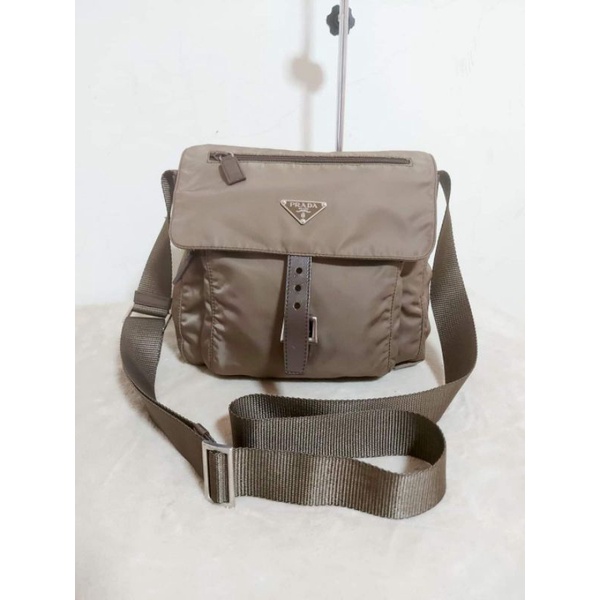 Used prada  กระเป๋าสะพายข้างของแท้