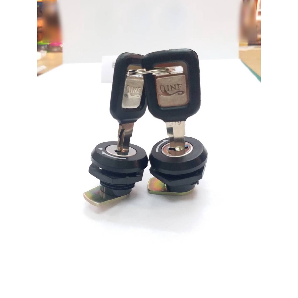 กุญแจล็อคฝากระเป๋า เคอา วิคเตอร์ ท้ายแบน,ท้ายเป็ด ทุกรุ่น ดอกกุญแจมียางหุ้ม (1คู่) - รูปที่ 2