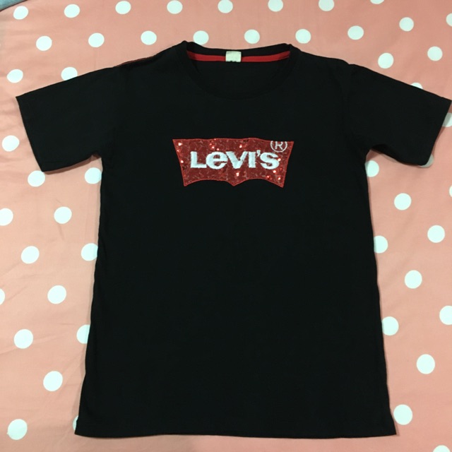 เสื้อยืด levi’s แท้ ปักเลื่อม (อก32)+