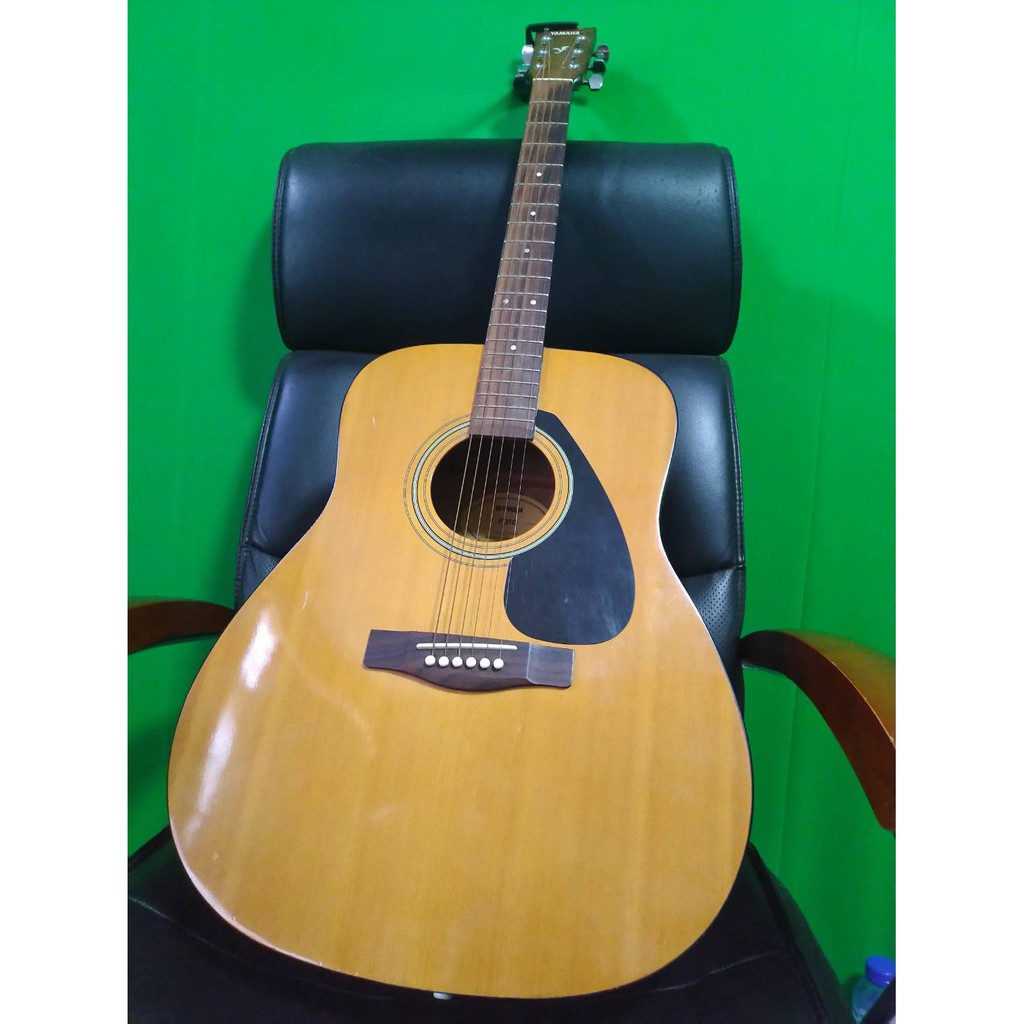กีต้าร์โปร่ง YAMAHA F310 มือสอง 2600 บาท