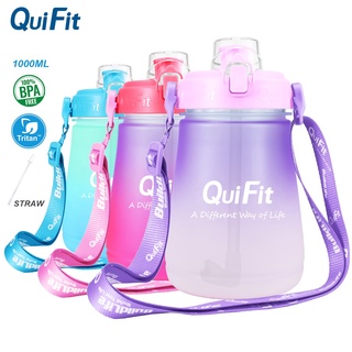 Quifit Tritan ขวดน้ําพลาสติก ปากกว้าง ปลอด BPA พร้อมหลอดดูด และเครื่องหมายเวลาสร้างแรงบันดาลใจ (1 ลิตร)