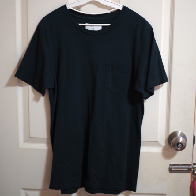 เสื้อยืดสีเขียวเข้มแบรนด์twenty second size M