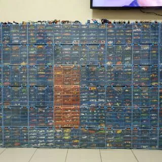 กล่องเก็บรถ Hot Wheels ตู้โชว์+กระเป๋าหิ้วเก็บรถสะสม 15 คัน **ไม่มีสติ๊กเกอร์