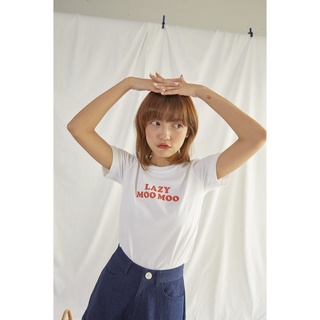 เสื้อยืด Baby tee ทรงพอดีตัวสกรีนลาย Lazy Moo Moo