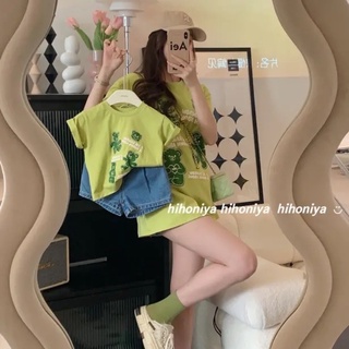 เสื้อผ้าแม่ลูก 2022 เสื้อยืดเด็กผู้หญิง ลายหมี ใส่แม่ลูก กางเกงขาสั้นเดนิมสไตล์เกาหลีสำหรับเด็กผู้หญิง + เสื้อยืดเซ็ต 2 ชิ้น