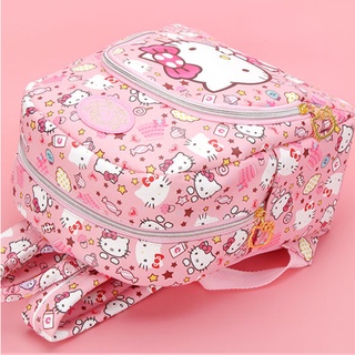 Hello Kitty กระเป๋านักเรียน Hello Kitty มุมมุม แฟชั่น กระเป๋าเป้สะพายหลังแบบสบาย ๆ สุภาพสตรี กระเป๋าเป้สะพายหลัง