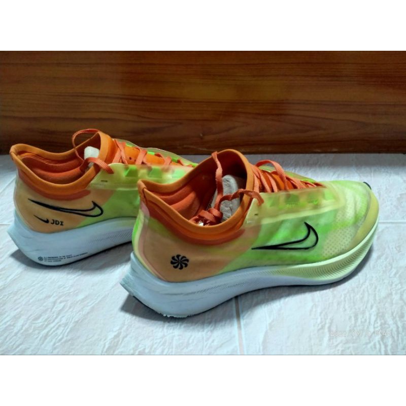 Nike zoom fly 3 (มือสอง)