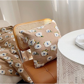 Daisy Garden Cushion Cover ปลอกหมอนอิงลายดอกเดซี่