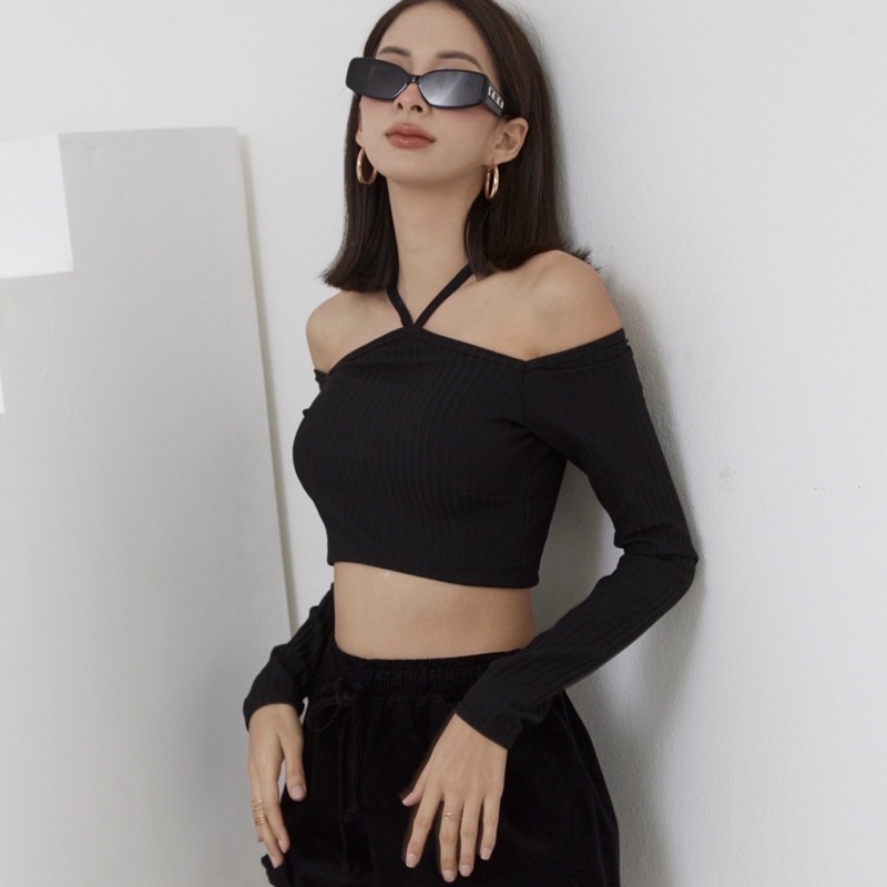AHT046 Triangle halter long sleeve crop top