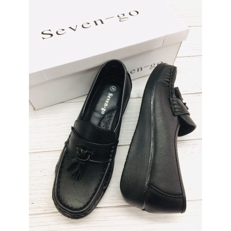 รองเท้าหุ้มส้นสีดำ รุ่น 5457 แต่งด้วยพู่ พื้นนิ่ม น้ำหนักเบา ใส่สบาย เบอร์ 36 - 40