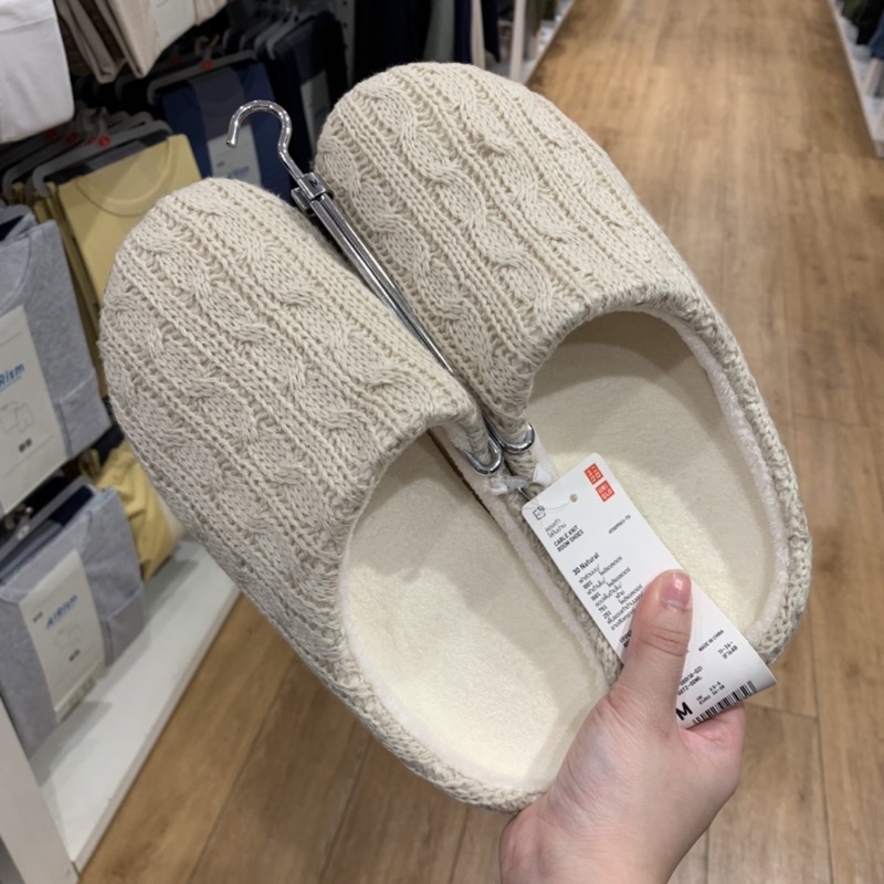 รองเท้า slipper uniqlo 100% unisex M L ผ้าไหมพรมทอ พื้นนิ่มนุ่มสบาย ของแท้💯💯จากช้อป