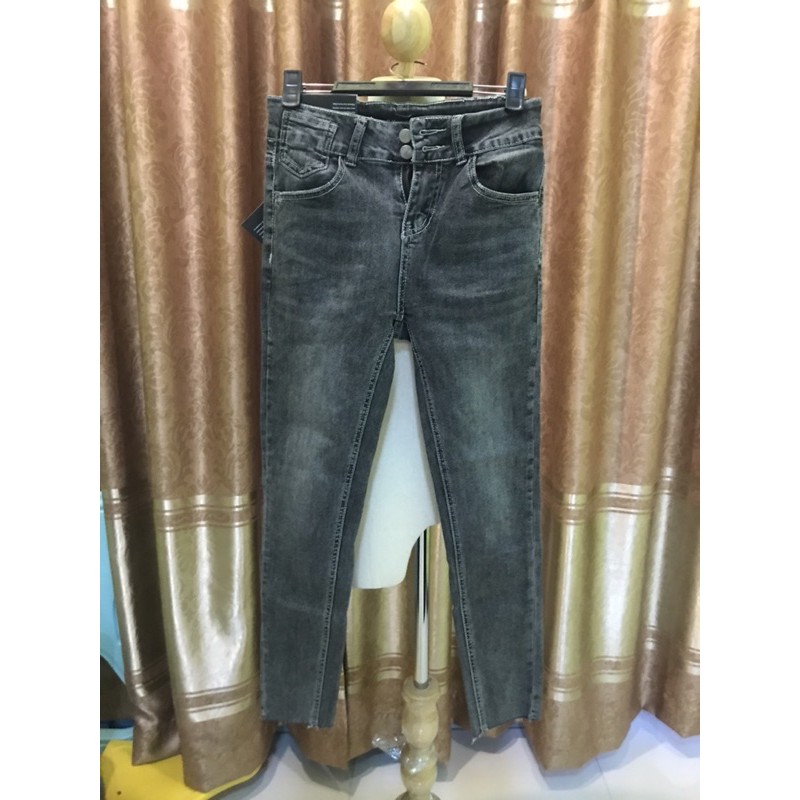 🎀ยีนส์ขายาวป้าย Yixuan Han(s)🎀
