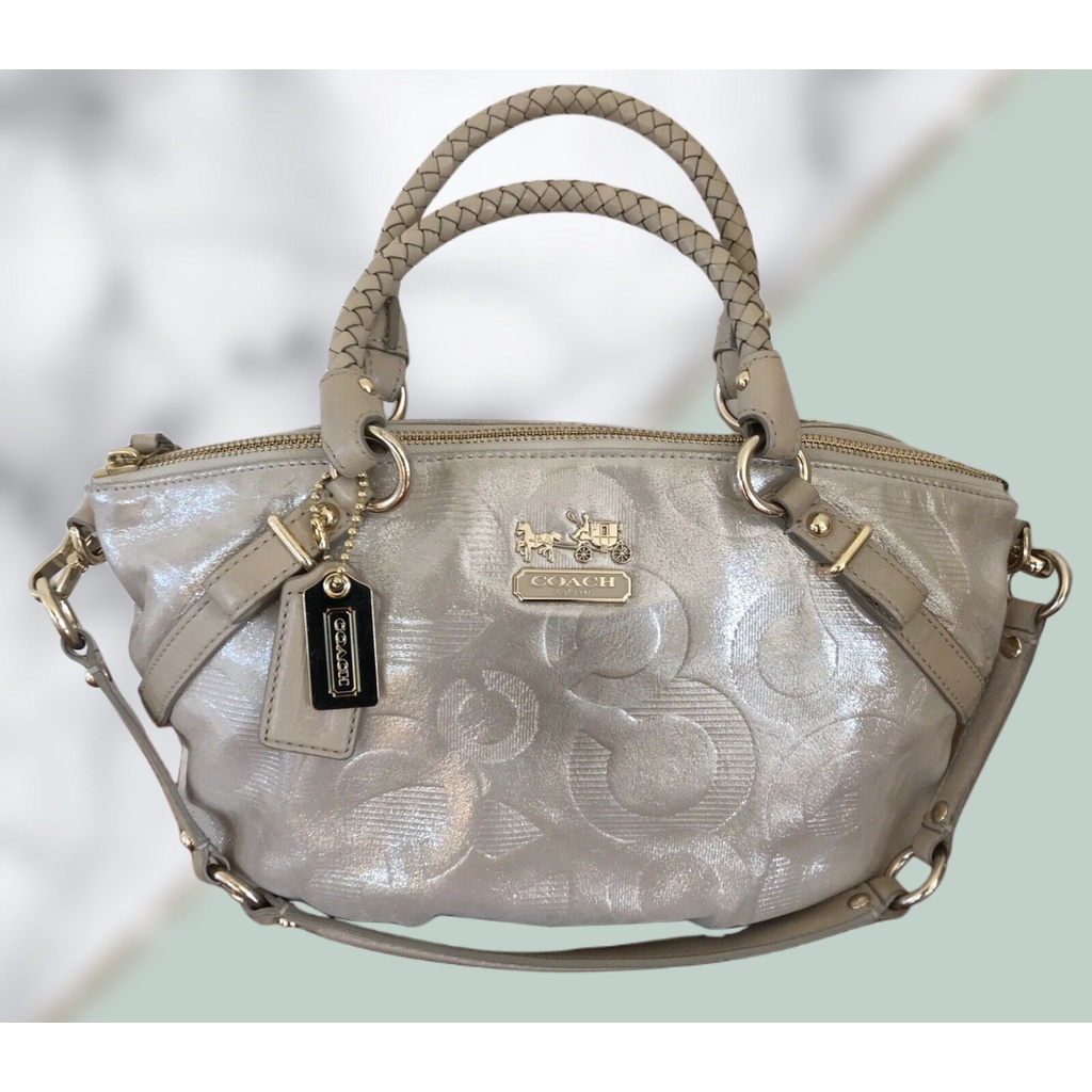 กระเป๋าถือ Coach แท้ พร้อมส่ง รุ่น #15922 Madison Sophia Light Beige Patent Leather Satchel