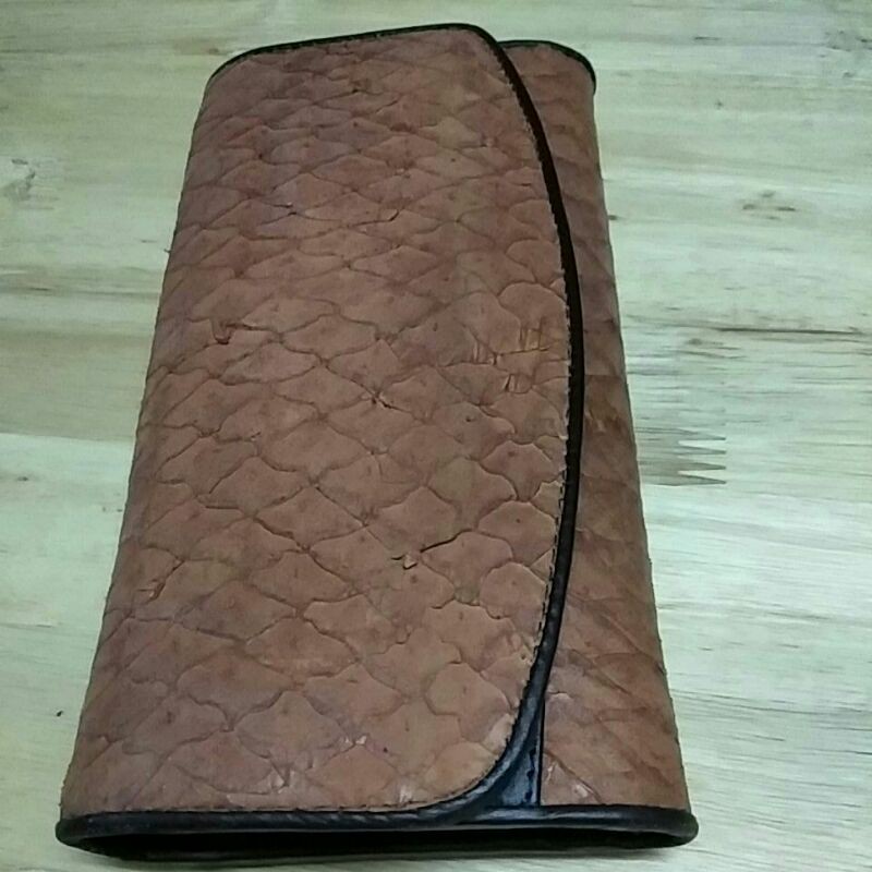 fish purse baby eye wallet beige color