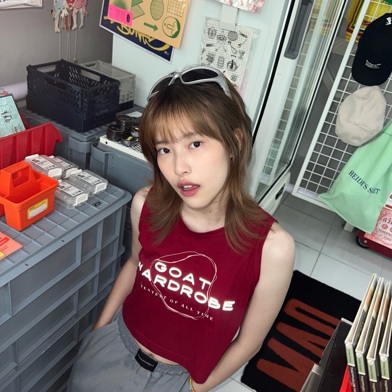 เสื้อครอปแขนกุด Goatwardrobe เปิดแฟลชสะท้อนแสง