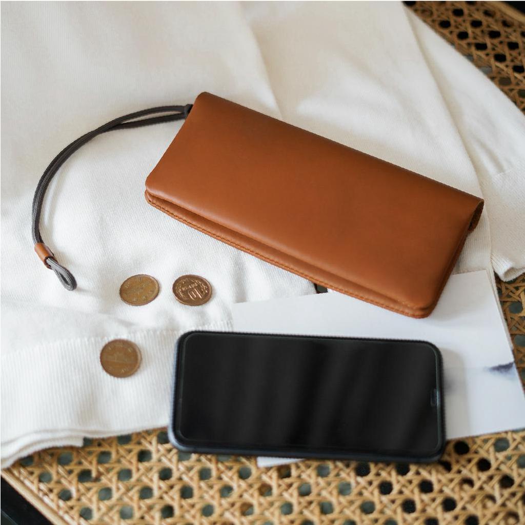 labrador FOLD phone wallet M กระเป๋าสตางค์แบบพับ ทรงยาว (LAA200)