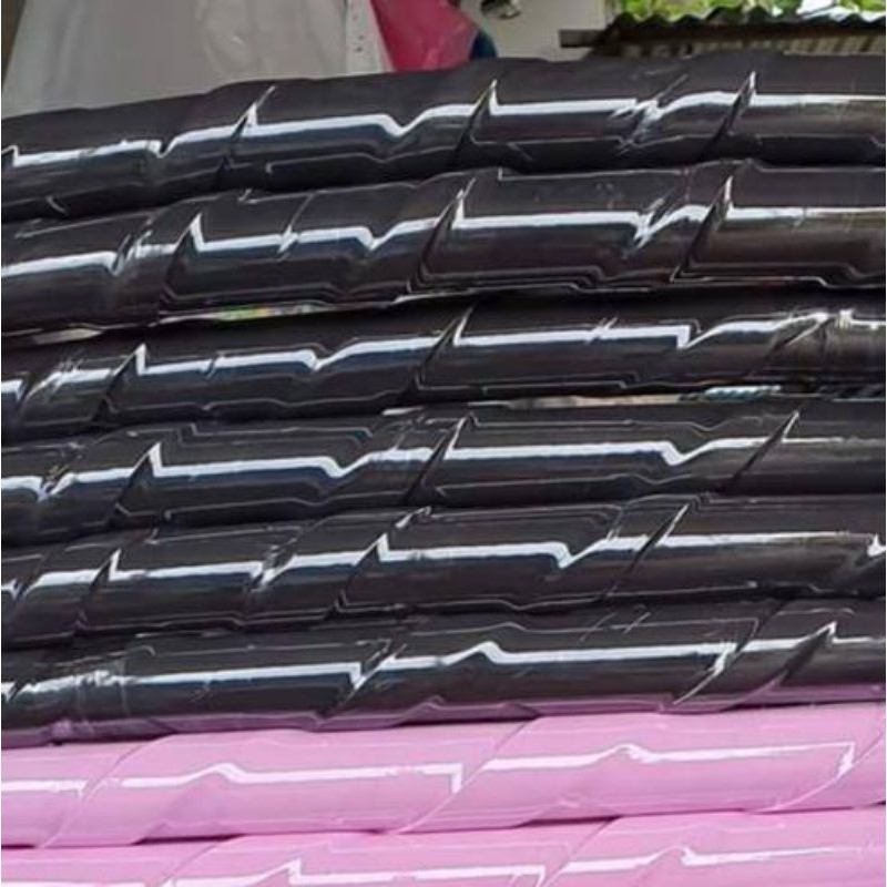 ฮูล่าฮูป 3 kg สีดำ วงกว้าง 95 cm มีซับโฟมนิ่ม มีน้ำข้างในเหมาะกับผู้เล่นที่น้ำหนักตัว 6