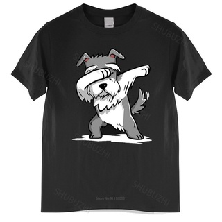 T-shirt  เสื้อยืดผ้าฝ้าย แขนสั้น คอกลม พิมพ์ลาย Schnauzer Dabbing น่ารัก สําหรับผู้ชายS-5XL