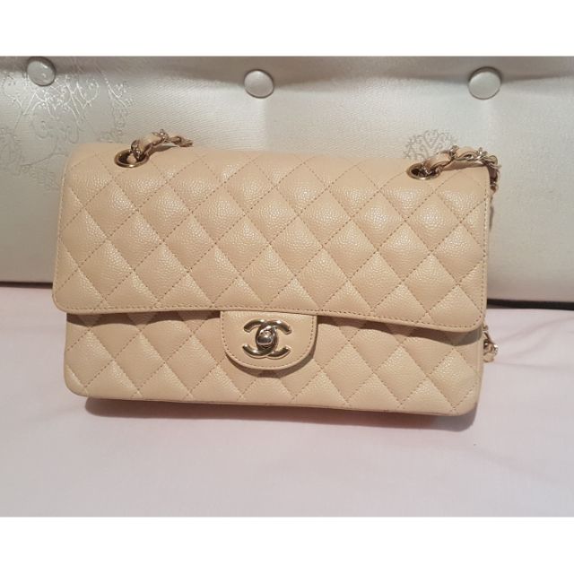 Chanel classic 10 in beige