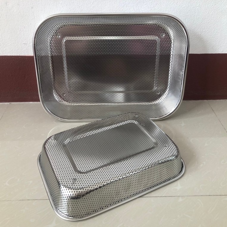 ถาดเหลี่ยม ถาดสแตนเลสเจาะรู ถาดอาหาร ถาด (ไม่ขึ้นสนิม) ขนาด S 22*30*6/M 28*38*6.5 ซม. (ตราTK)