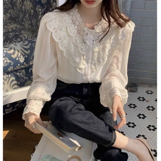 เสื้อลูกไม้ ปลายเเขนเเต่งลูกไม้ เนื้อผ้านุ่มไม่คัน