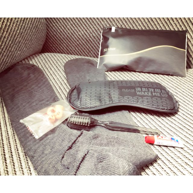 Travel onflight comfort kit