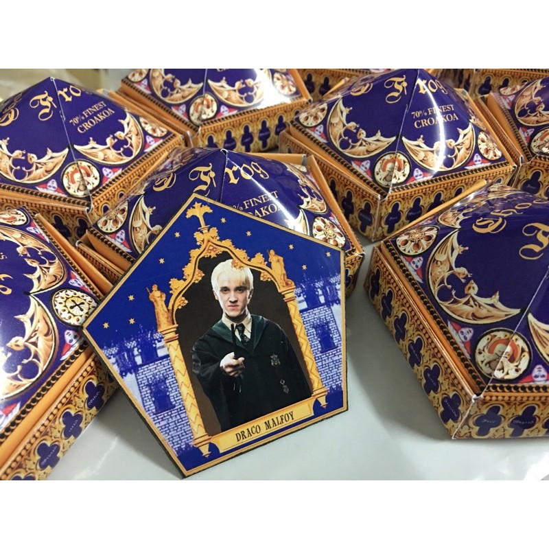 Harry Potter Universal Chocolate Frog + Card (ลิขสิทธิ์แท้) แฮร์รี่พอตเตอร์ กบช็อคโกแลต การ์ดกบช็อคโกแลต ขนม ของสะสม