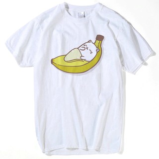 ใหม่ เสื้อยืดลําลอง แขนสั้น คอกลม พิมพ์ลายอนิเมะ Bananya Bananas Cat Lurking In Bananas แฟชั่นฤดูร้อน สําหรับผู้ชาย