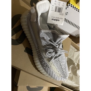 Yeezy 350 static แท้ 8.5 uk ของใหม่ สวยงาม