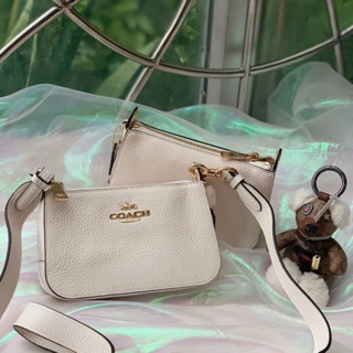 พร้อมส่งCoachสะพายข้างสีขาว 3,290-