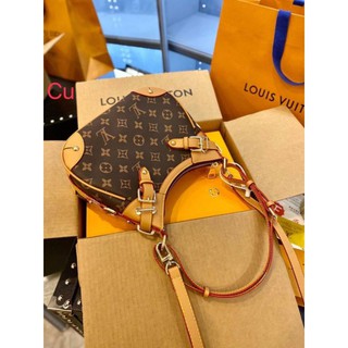 กระเป๋า​Louis vuitton​พร้อมกล่อง