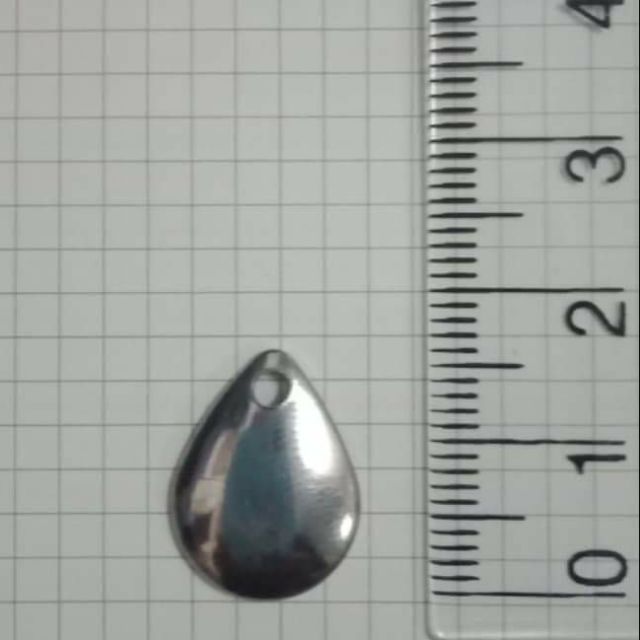 ใบหลิว กลาง  100 ใบ 1.7cm  100 B