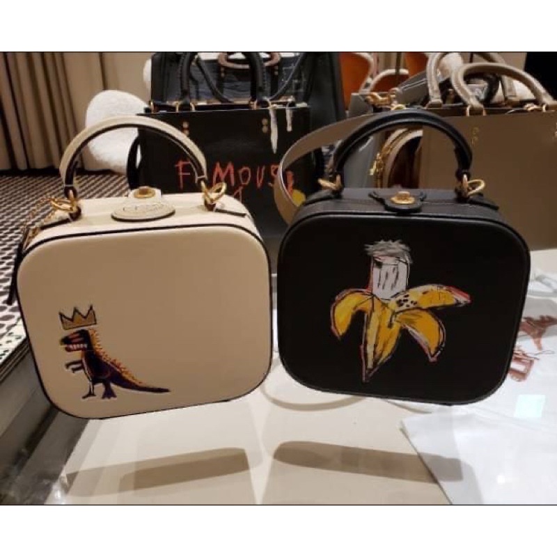 Limited edition!! COACH X BASQUIAT ((6897)) Coach X Jean-Michel Basquiat Square Bag #1