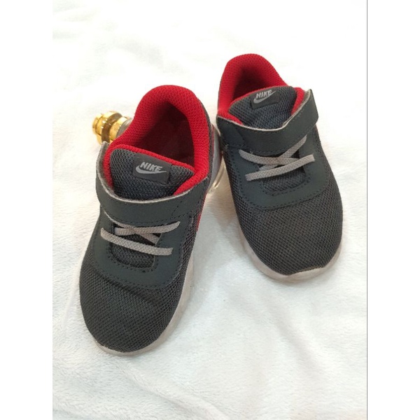 รองเท้าผ้าใบ NIKE เด็ก