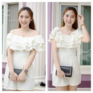 Sabine Off-White PlaySuit Size S จั้มสูท จั้มสั้น ชุดออกงาน ชุดสีขาว เปิดไหล่ได้ คอระบาย ชุดไปทะเล คาเฟ่ ชุดไปงานแต่ง