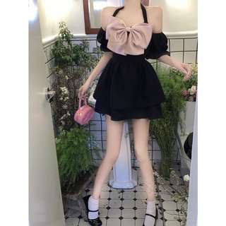 spot🌠hot sale📣เดรสปาดไหล่สีดำ เดรสสาวหวาน เดรสสีดำตัวเล็ก กระโปรงใหม่หวานแซ่บ
