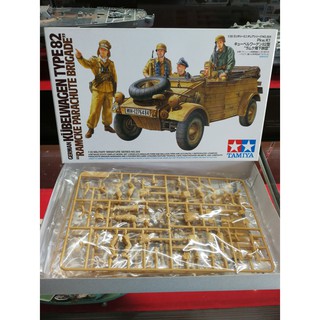 โมเดลประกอบ Tamiya 1/35 TA35304 German Kubelwagen Type 82 - Ramcke Parachute Brigade