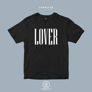 เสื้อยืด พิมพ์ลาย LOVER สีดำ ผ้านิ่มใส่สบาย (TS00248) #SOdAtee #SOdAPrintinG