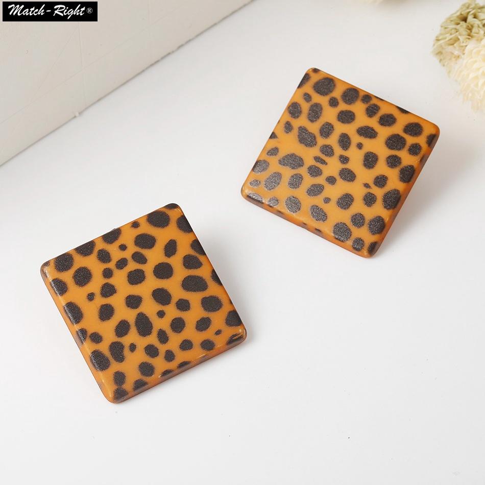 แกนต่างหูแฟชั่น ต่างหูหนังฟอกพิมพ์ลายเสือดาวย้อนยุค Statement Earrings Leopard Print Leather Square Retro Ear Studs