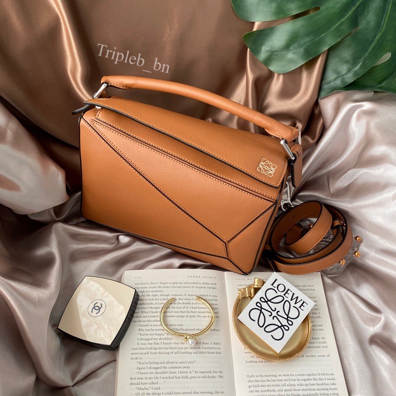 Loewe puzzle small in Tan 2019
