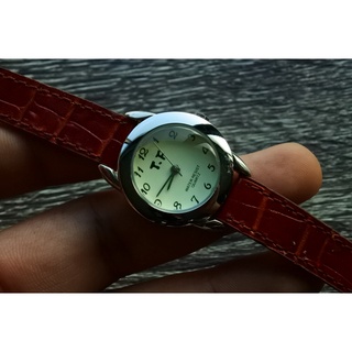 นาฬิกา Vintage มือสองญี่ปุ่น T.F ระบบ Quartz ผู้หญิง ทรงกลม กรอบเงิน หน้าขาว หน้าปัด 27mm