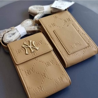 แท้ 💯 MLB monogram embo phone bag NY กระเป๋าสะพายข้าง กระเป๋าใส่มือถือ หนัง สีดำ สีขาว สีเบจ