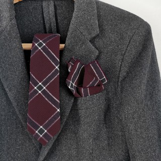 เนคไทแดงเข้มวาฟเฟิลลายตารางและผ้าเช็ดหน้า Necktie Maroon Red Plaid Waffle Set Pocket Square