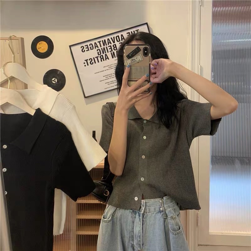 Somedays_closet l พร้อมส่ง Ginnie top เสื้อไหมพรมผ้าร่องงานกระดุมหน้าสไตล์มินิมอล