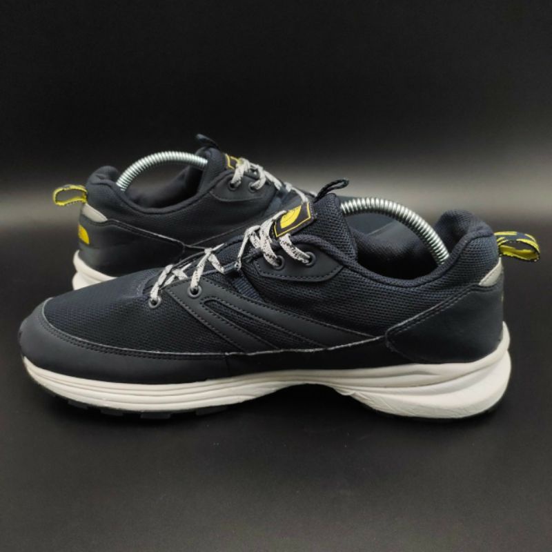 รองเท้า The North Face มือสองของแท้