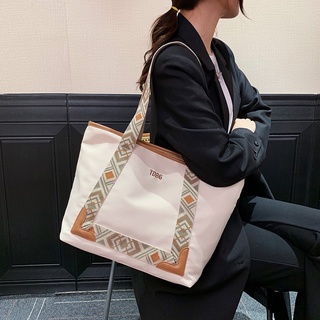 สินค้าพร้อมส่ง💕 สไตล์เกาหลีใหม่ 2022 กระเป๋าสะพายข้างผู้หญิง ขนาดใหญ่