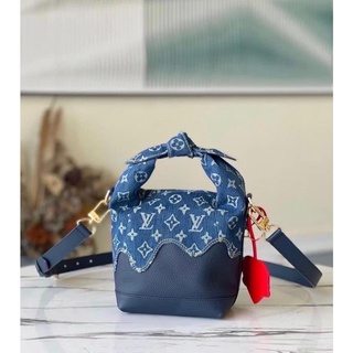กระเป๋าสะพายข้าง Bag สินค้าพร้อมส่ง งานดีสุด พร้อมกล่องอุปกรณ์ครบ  ขนาด (23×28×10cm)